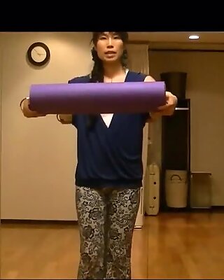Yoga cameltoe Japanese mature