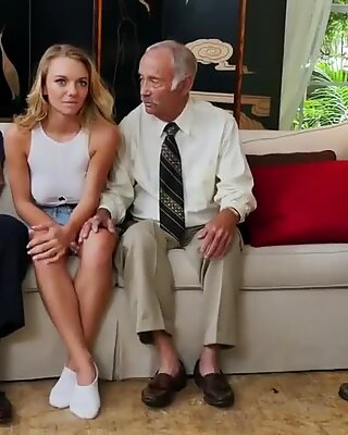 شارب أبي يمارس الجنس مع امرأة عجوز عجوز مولي يكسبها - ماي أبيض