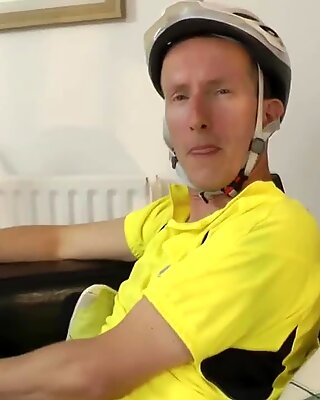 Brytyjki Dojrzał w Pończochy podnosi rowerzysta na kurwa