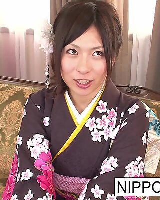 Japanese geisha gets tied up