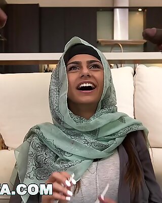 Mia Khalifa - duże cycki arabskie gwiazdy porno cheats on facet with two czarne ogiery