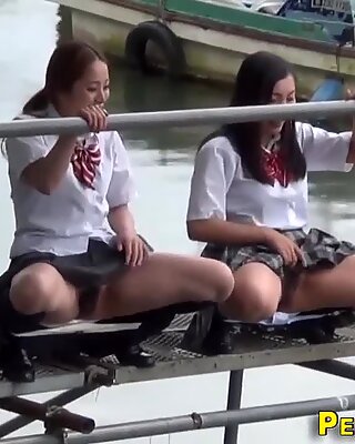 Teen asians watched peeing by fetish voyeur