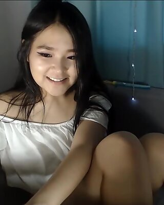 Sød Asiatisk Teenager Fingering til Orgasme på Webcam - Teenager Sødt