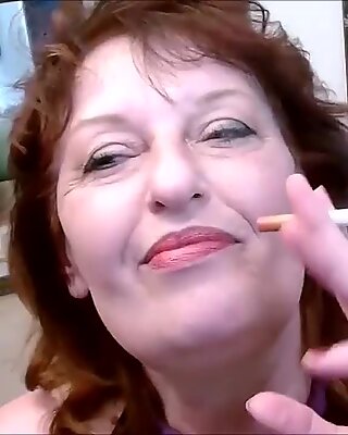 Hot Grand-Mère Fumer Teasing Taquiner et parler en Cam
