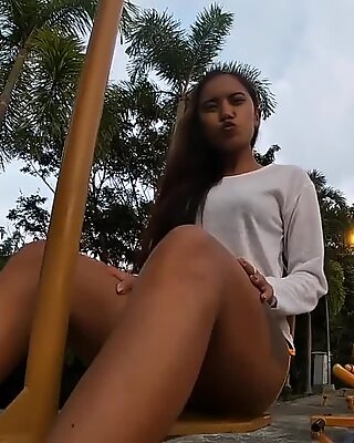 Amatör thai flickvän utomhus workout and pov avsugning video
