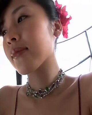 Torride asiatique brune aux gros seins Megumi Kagurazaka mérite l'attention