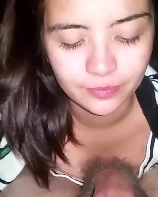 Sexy girlfriend gives gorgeous blowjob