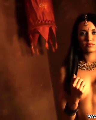 Bollywood Beauty Bae Naked In Asia